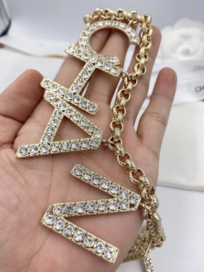 Ch**el waist chain